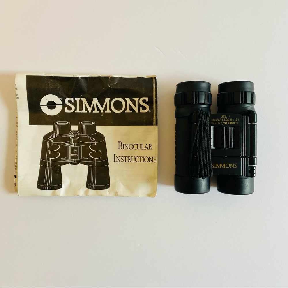 Simmons Model 1156 8 x 21 Compact Binoculars, Case, Instruction Manual, Cloth